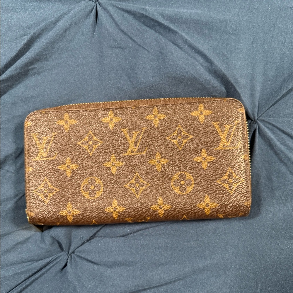 Louis Vuitton Monogram Zipper Wallet in Brown and Gold